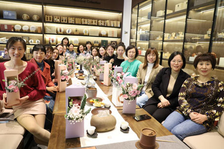 银河网页版登录入口-银河galaxy(中国)
工会组织开展三八节茶艺品鉴活动.jpg